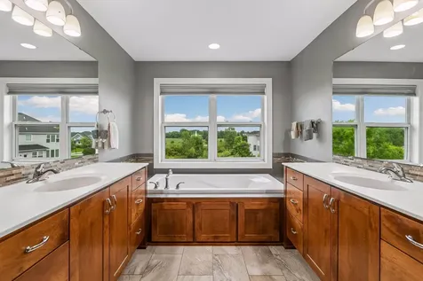 10412 Oregon Avenue N Brooklyn Park MN 55445