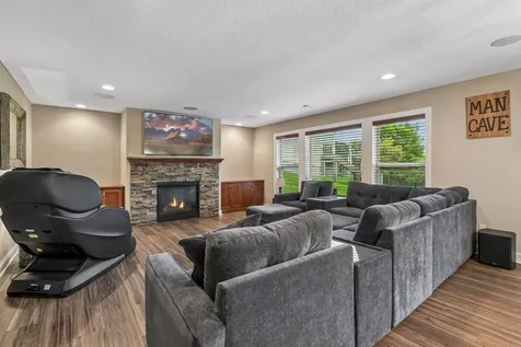10412 Oregon Avenue N Brooklyn Park MN 55445