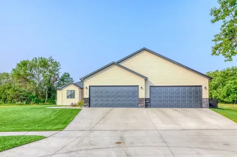 6779 Ashwood Loop S Fargo ND 58104