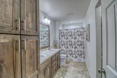 6779 Ashwood Loop S Fargo ND 58104