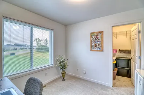 6779 Ashwood Loop S Fargo ND 58104