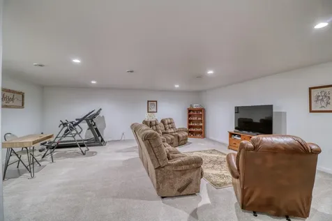 6779 Ashwood Loop S Fargo ND 58104