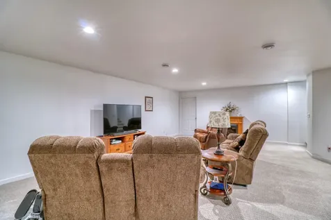 6779 Ashwood Loop S Fargo ND 58104