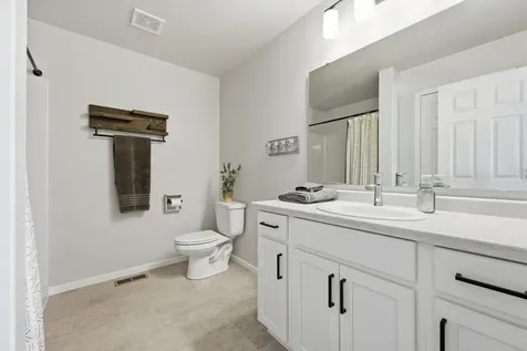 1490 68th Avenue S Fargo ND 58104