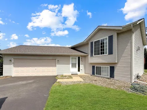 817 Daniel Drive Belle Plaine MN 56011