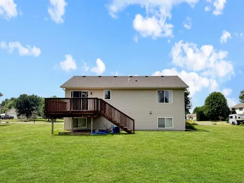 817 Daniel Drive Belle Plaine MN 56011