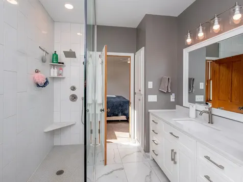 814 New Century Boulevard S Maplewood MN 55119
