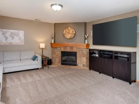 814 New Century Boulevard S Maplewood MN 55119