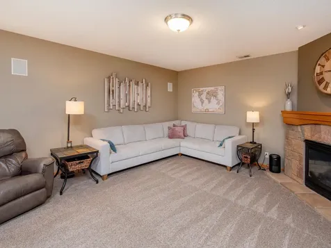 814 New Century Boulevard S Maplewood MN 55119