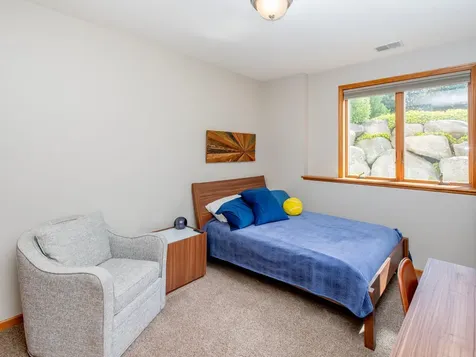 814 New Century Boulevard S Maplewood MN 55119