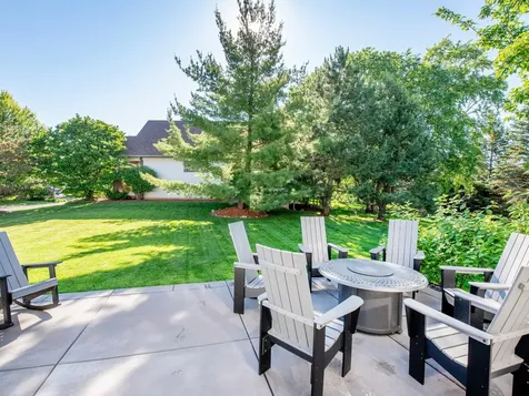 814 New Century Boulevard S Maplewood MN 55119