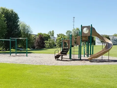 814 New Century Boulevard S Maplewood MN 55119