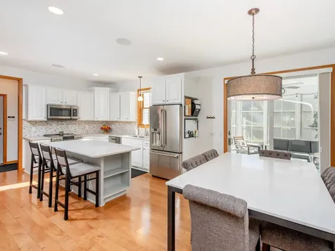 814 New Century Boulevard S Maplewood MN 55119