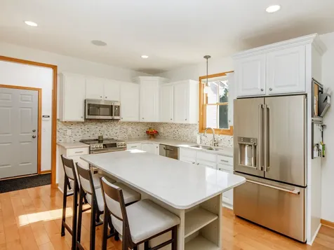 814 New Century Boulevard S Maplewood MN 55119