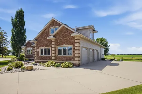 4847 2nd Street SW Moorhead MN 56560