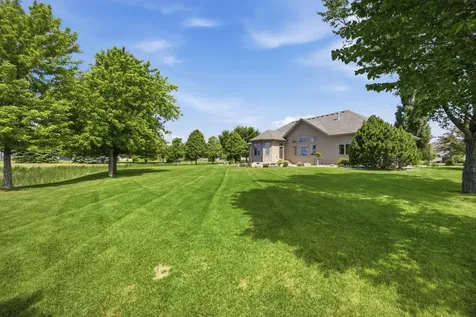 4847 2nd Street SW Moorhead MN 56560