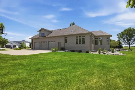 4847 2nd Street SW Moorhead MN 56560