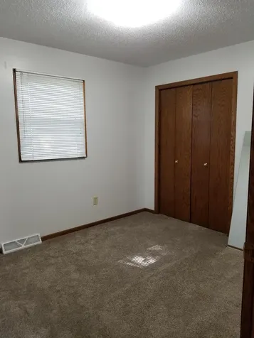 119 & 121 14th Street N Oakes ND 58474