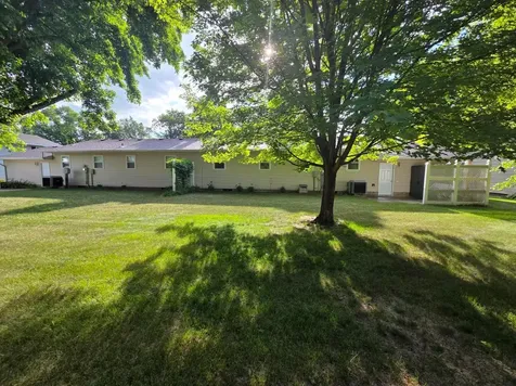 119 & 121 14th Street N Oakes ND 58474