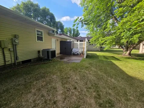 119 & 121 14th Street N Oakes ND 58474