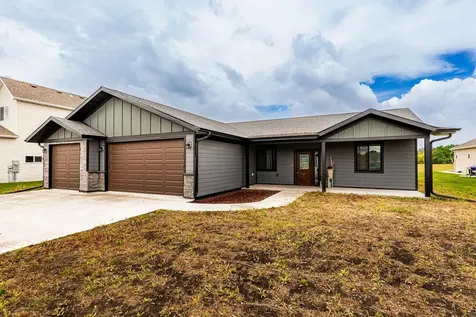 4712 Hampton Loop S Moorhead MN 56560