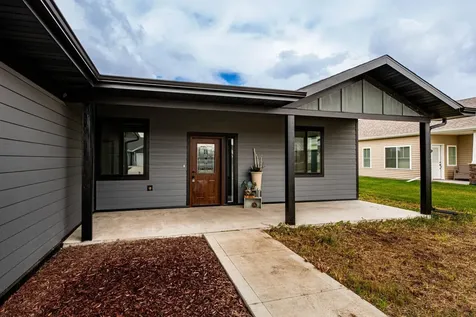 4712 Hampton Loop S Moorhead MN 56560