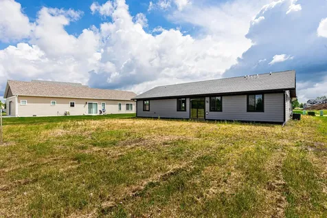 4712 Hampton Loop S Moorhead MN 56560