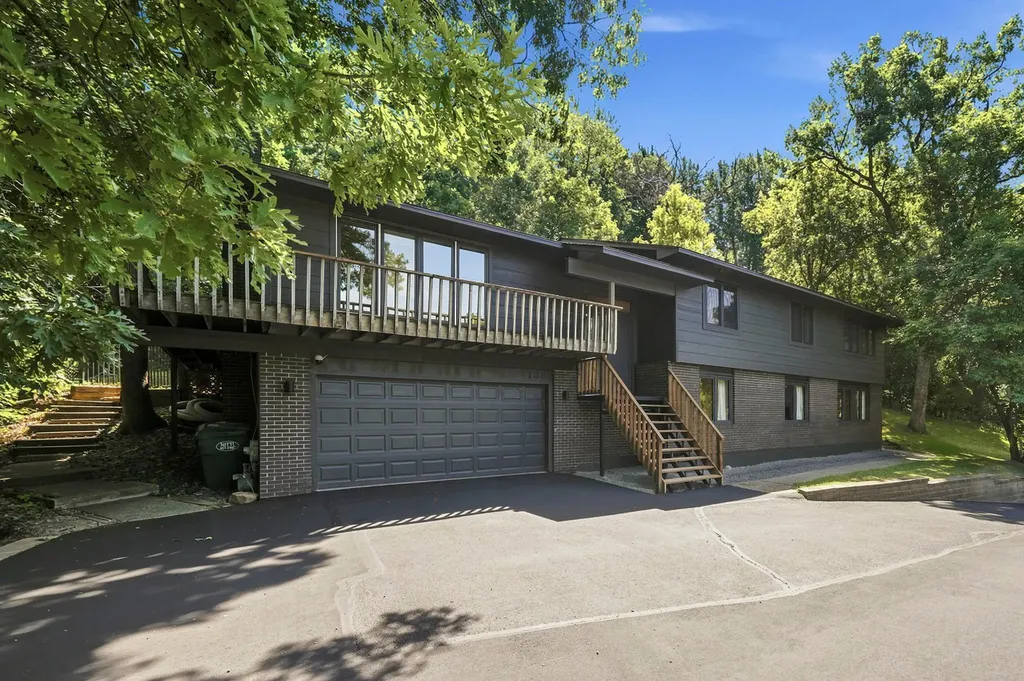 138 Chaparral Drive Apple Valley MN 55124
