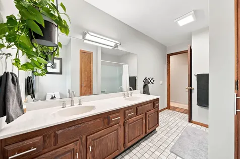 138 Chaparral Drive Apple Valley MN 55124
