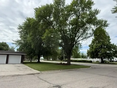 1419 Westmore Avenue Wahpeton ND 58075