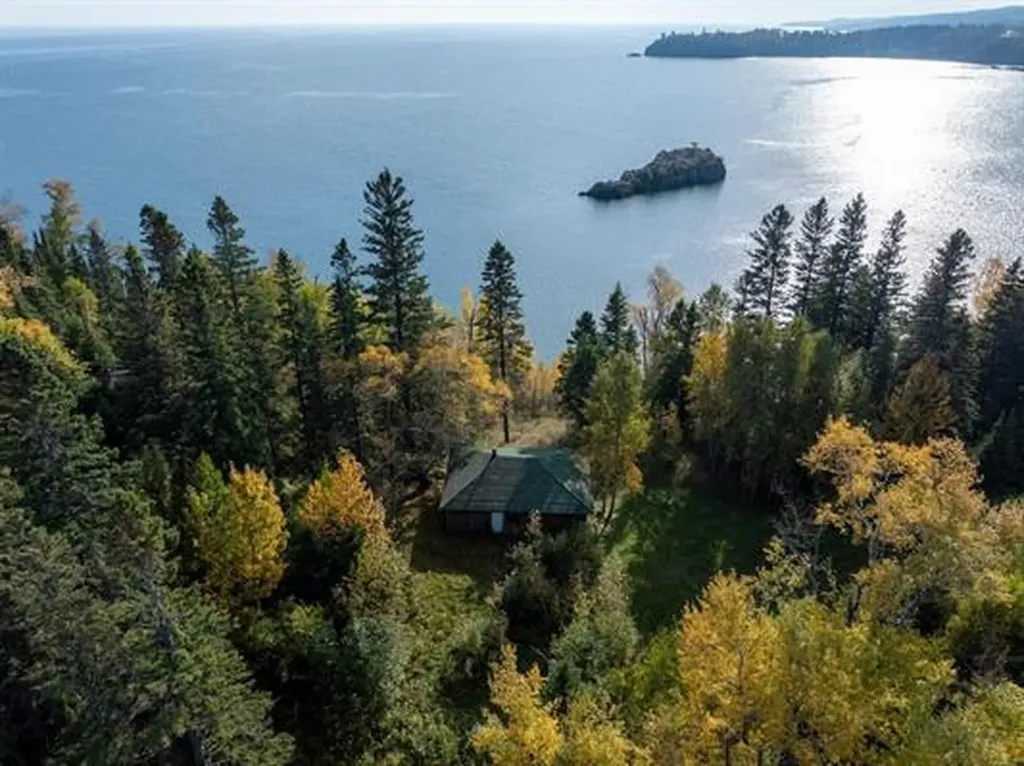 4892 Mn-61 Silver Bay MN 55614