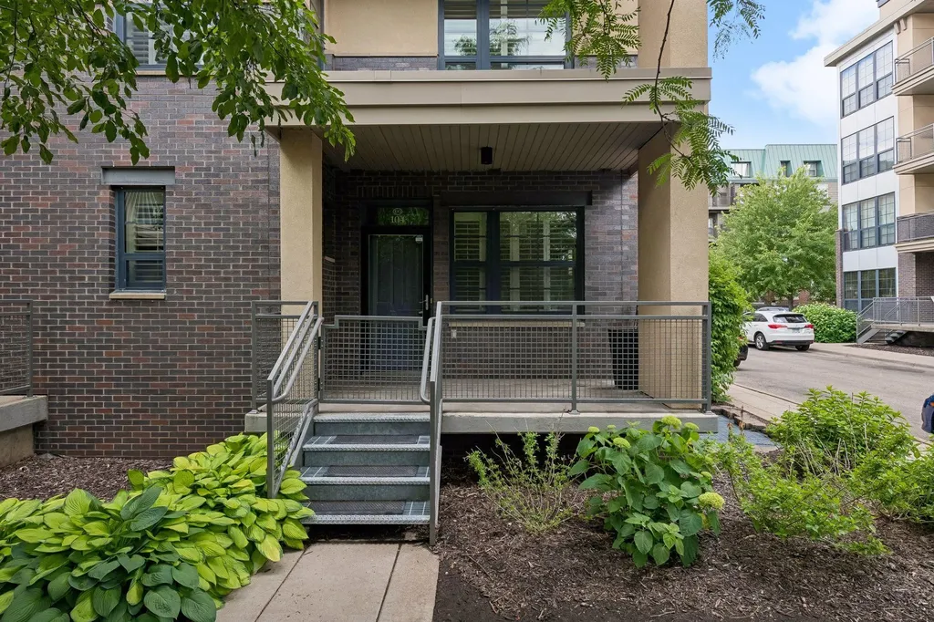 2566 Ellis Avenue Saint Paul MN 55114