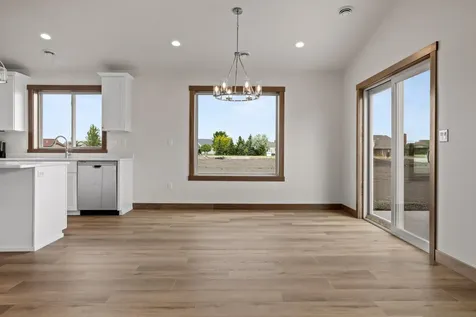 6463 Brekke Way S Fargo ND 58104