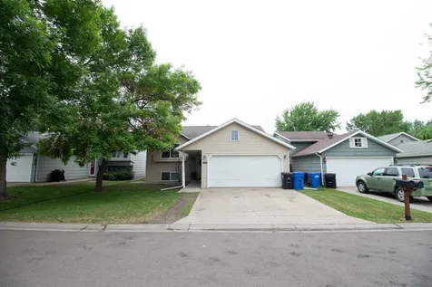 1938 53rd Avenue S Fargo ND 58104