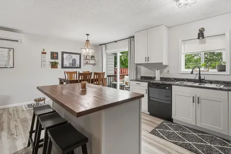 1938 53rd Avenue S Fargo ND 58104