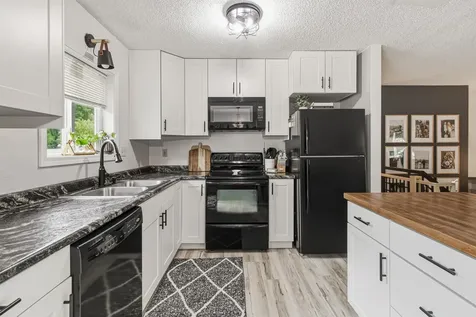 1938 53rd Avenue S Fargo ND 58104