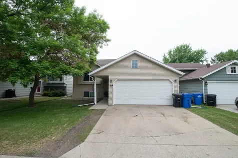 1938 53rd Avenue S Fargo ND 58104