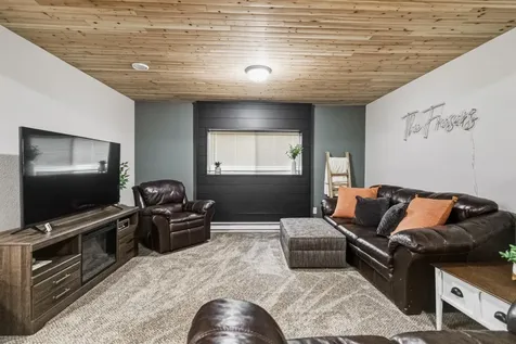 1938 53rd Avenue S Fargo ND 58104