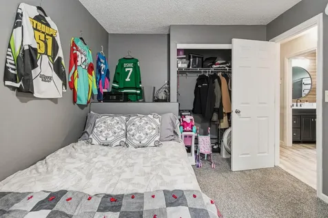 1938 53rd Avenue S Fargo ND 58104