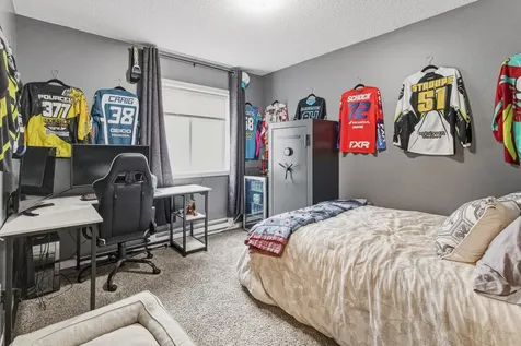 1938 53rd Avenue S Fargo ND 58104