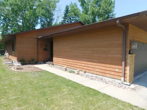 2524 25th Avenue S Fargo ND 58103