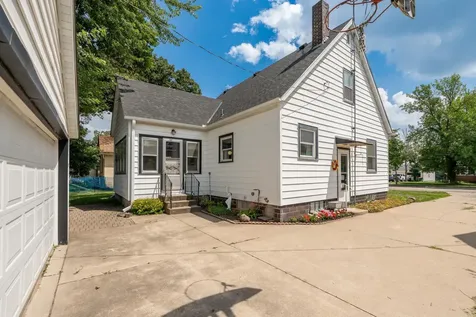 102 5th Street NE Montgomery MN 56069