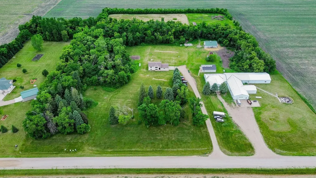 16657 52nd Street SE Kindred ND 58051