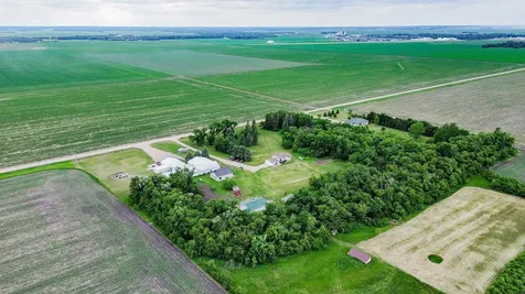 16657 52nd Street SE Kindred ND 58051