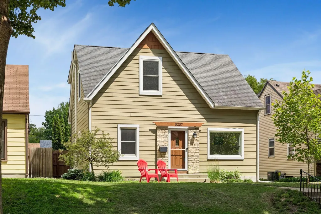 3207 Cleveland Street NE Minneapolis MN 55418