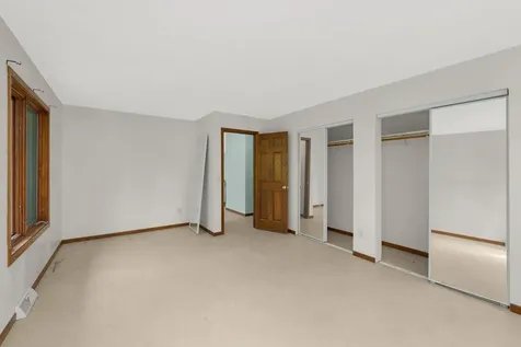 9785 Alaureate Court Inver Grove Heights MN 55077
