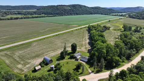 5263 County 22 Houston MN 55943