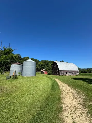 5263 County 22 Houston MN 55943