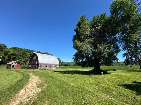5263 County 22 Houston MN 55943