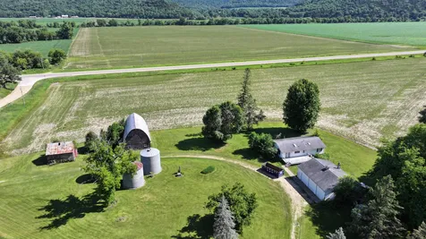 5263 County 22 Houston MN 55943